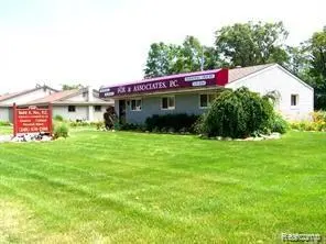 5619 HIGHLAND RD, Waterford Twp, MI 48327