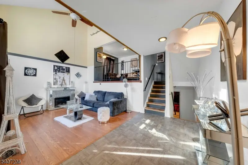 573 Dell Pl, Stanhope Boro, NJ 07874