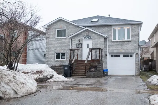 31 Finlay RD, Barrie, ON L4N 7T8
