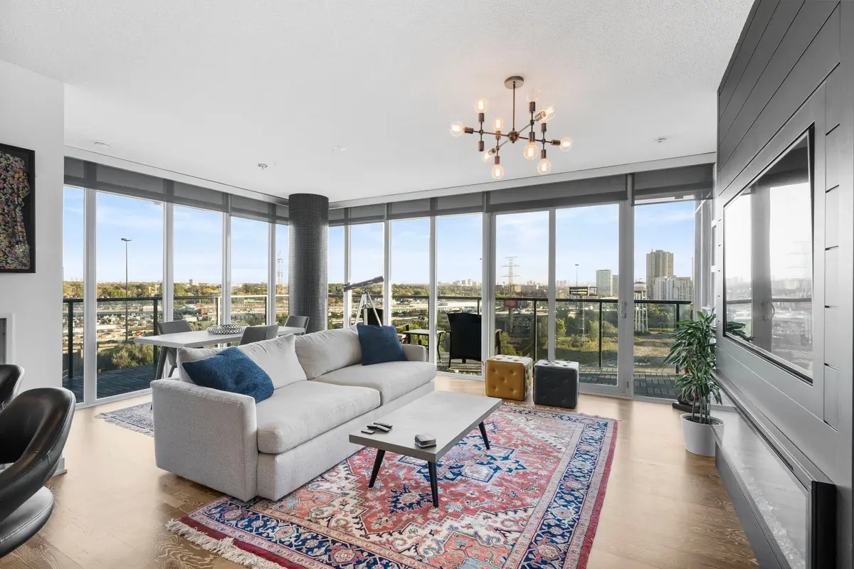 90 Park Lawn RD #1211, Toronto W06, ON M8Y 0B6