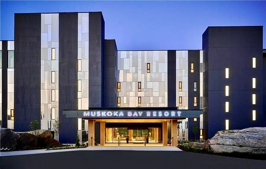 120 CARRICK TRL #201, Gravenhurst, ON P1P 0B6