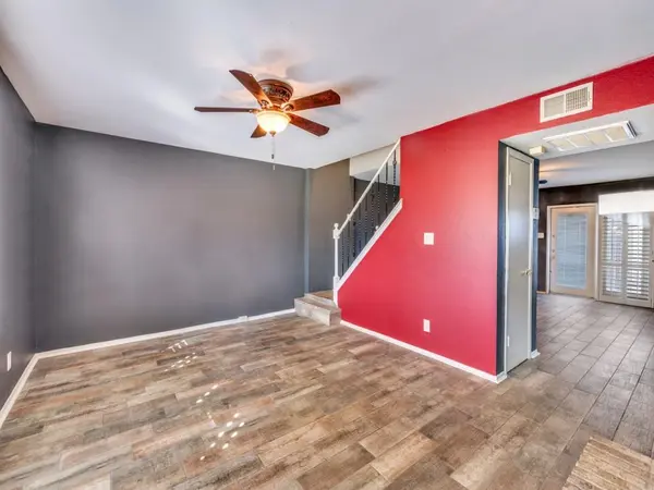 206 Westview Terrace, Arlington, TX 76013