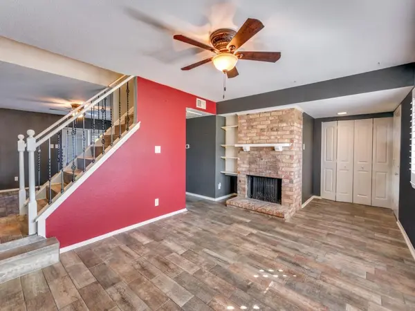 206 Westview Terrace, Arlington, TX 76013