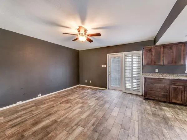 206 Westview Terrace, Arlington, TX 76013