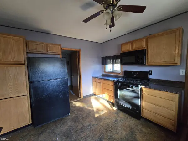 402 W Perry ST, Durand, MI 48429