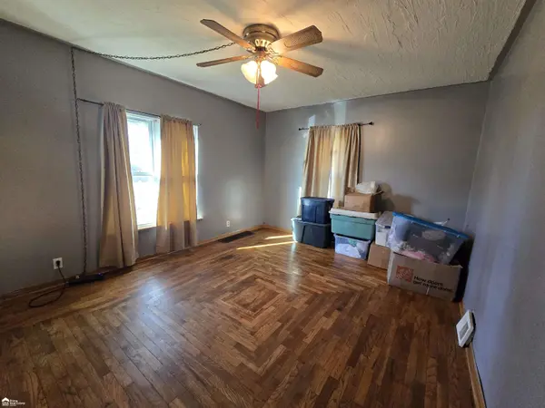 402 W Perry ST, Durand, MI 48429