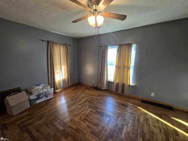 402 W Perry ST, Durand, MI 48429