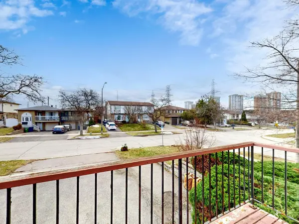 81 Sexton CRES, Toronto C15, ON M2H 2L7