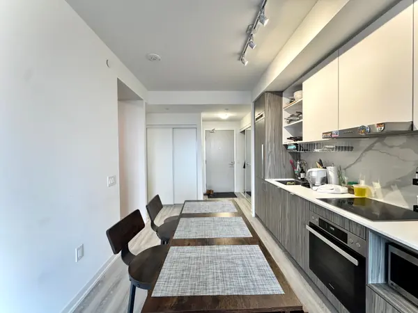 55 Cooper ST #7102, Toronto C08, ON M5E 0G1