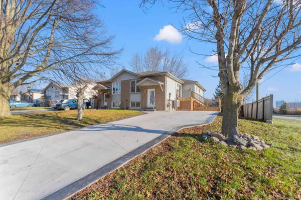 1 LOCKHART Gate, Clarington, ON L1C 4K9