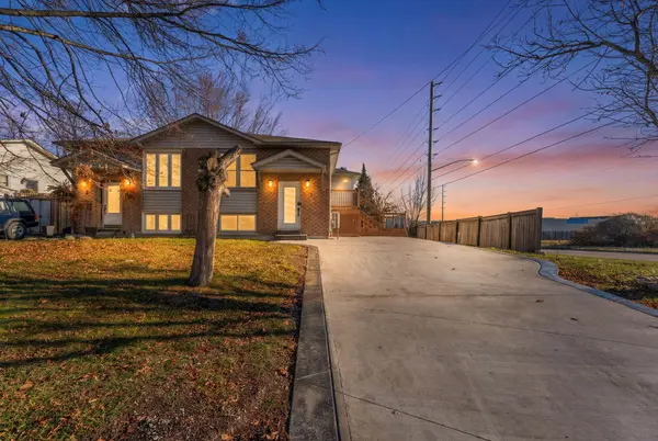 1 LOCKHART Gate, Clarington, ON L1C 4K9