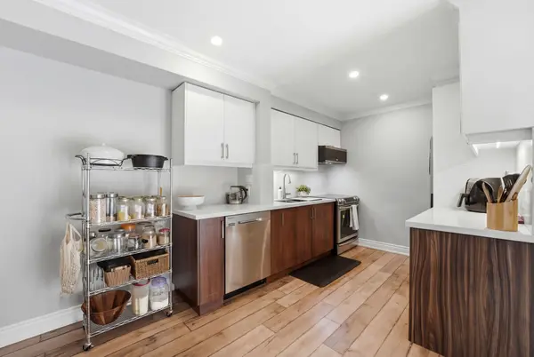 155 Milestone CRES #28, Aurora, ON L4G 3M2