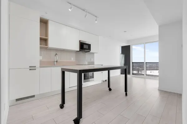 39 Mary ST #1201, Barrie, ON L4N 1S9