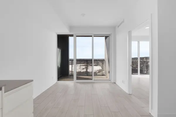 39 Mary ST #1201, Barrie, ON L4N 1S9