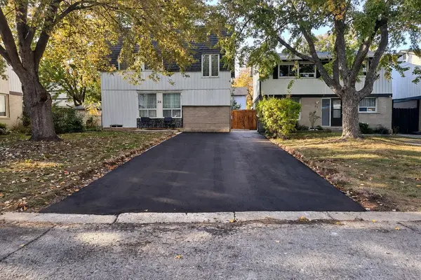 26 Garrison SQ, Brampton, ON L6S 2H3