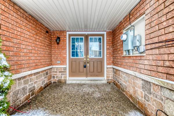 15 Eagle Trace DR, Brampton, ON L6R 0M3