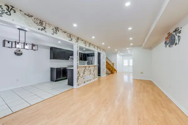 15 Eagle Trace DR, Brampton, ON L6R 0M3