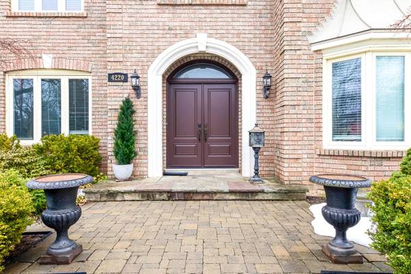 4220 Millcroft Park DR, Burlington, ON L7M 3V5