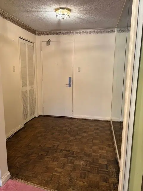 1400 Dixie RD #604, Mississauga, ON L5E 3E1