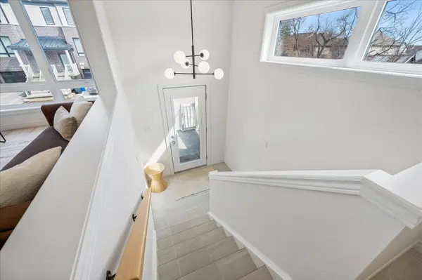 2 Sora LN, Guelph, ON N1E 0T4