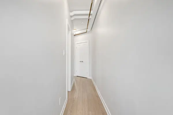 657 Barton ST E #302, Hamilton, ON L8L 3A3