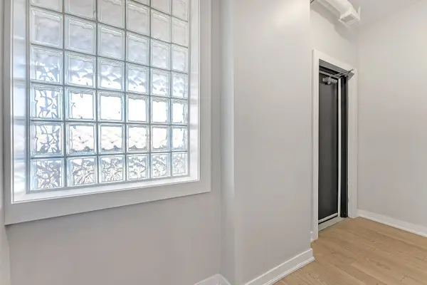 657 Barton ST E #302, Hamilton, ON L8L 3A3