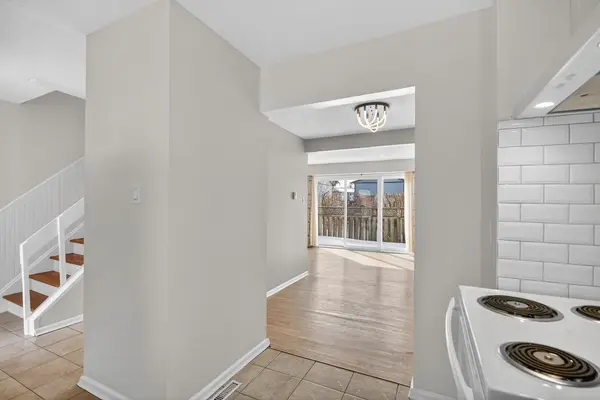 427 Moodie DR, Bells Corners And South To Fallowfield, ON K2H 8A5