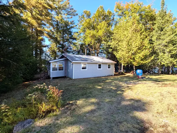 40 Centre RD, Parry Sound Remote Area, ON P0A 1X0