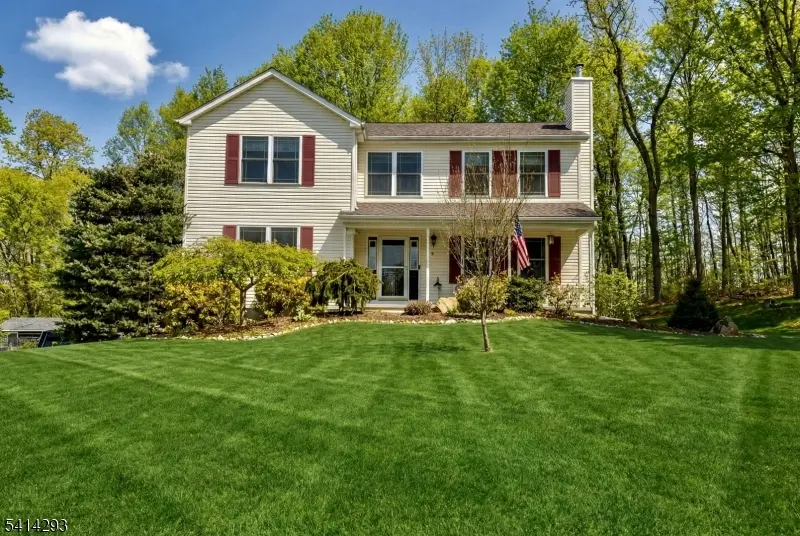 8 Spencer St, Stanhope Boro, NJ 07874