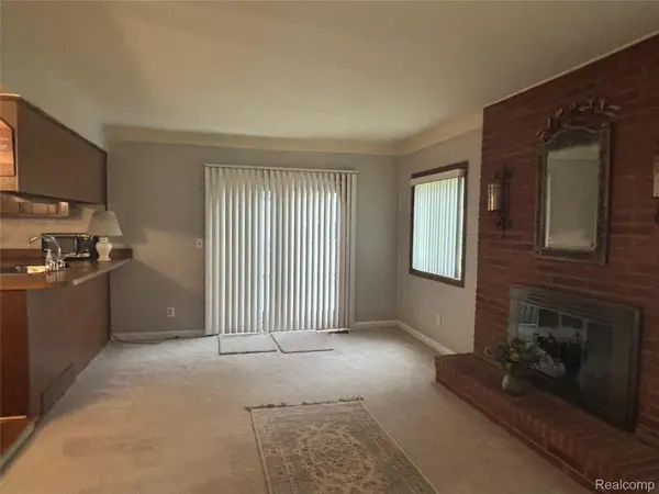 740 Sheffield DR, Madison Heights, MI 48071