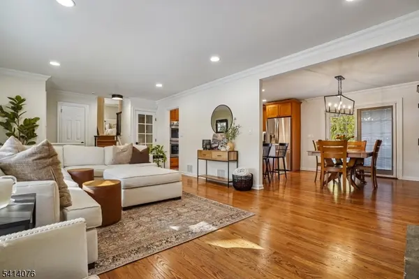 1 Briarcliff Rd, Morris Plains Boro, NJ 07950