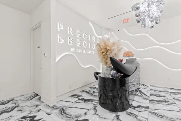 38 Avenue RD #1-2, Toronto C02, ON M5R 2G2