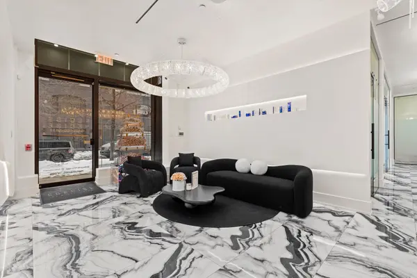 38 Avenue RD #1-2, Toronto C02, ON M5R 2G2