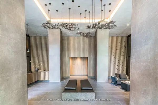 55 Charles ST E #3904, Toronto C08, ON M4Y 0J1