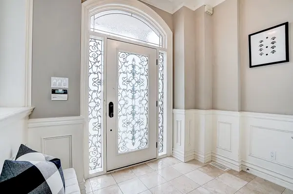 546 Melrose AVE, Toronto C04, ON M5M 2A3