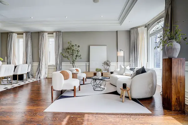 546 Melrose AVE, Toronto C04, ON M5M 2A3