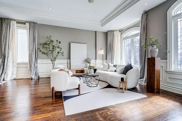 546 Melrose AVE, Toronto C04, ON M5M 2A3