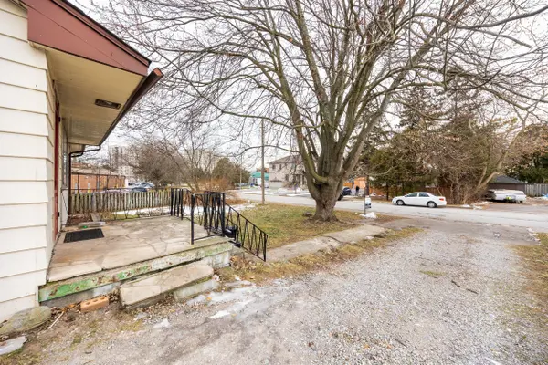 1911 Glenview RD, Pickering, ON L1V 1W9