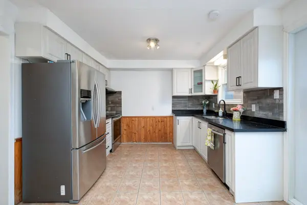 1456 Valley DR, Oshawa, ON L1J 7Z3