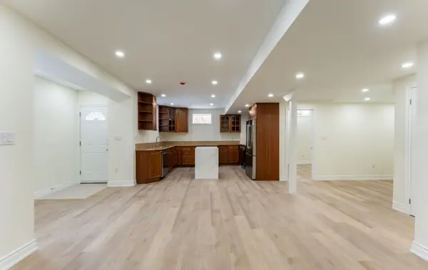 536 Highcliffe DR, Vaughan, ON L4J 8L4