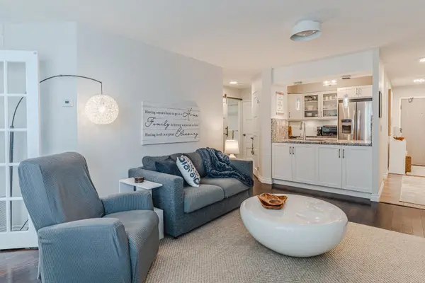 150 Dunlop ST E #1103, Barrie, ON L4M 6H1