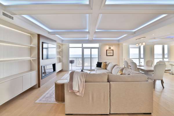 1477 Lakeshore RD #904, Burlington, ON L7S 1B5