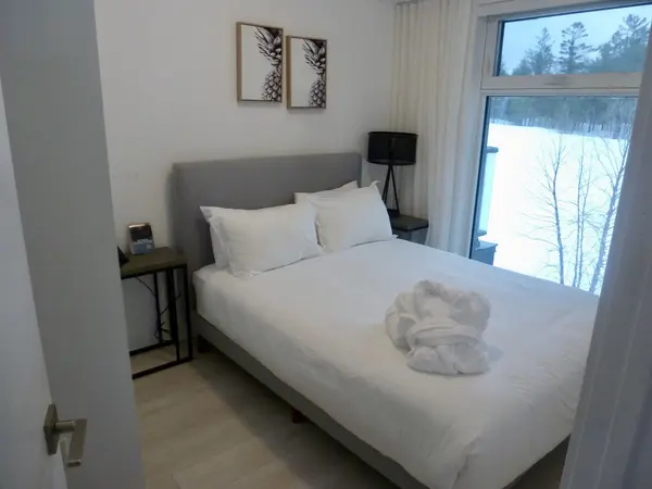 120 CARRICK TRL #201, Gravenhurst, ON P1P 0B6