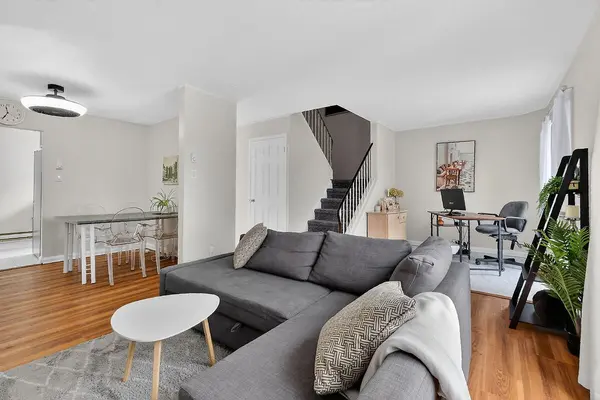 42 Compata WAY, Blackburn Hamlet, ON K1B 4W9