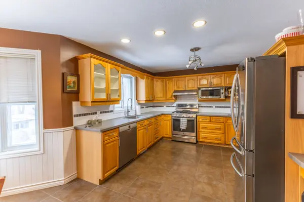 26 Shaw CRES, Huntsville, ON P1H 1T7