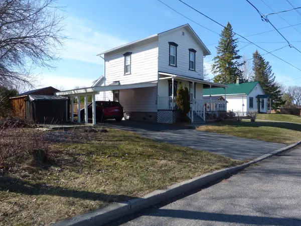 453 May ST, North Dundas, ON K0C 2K0