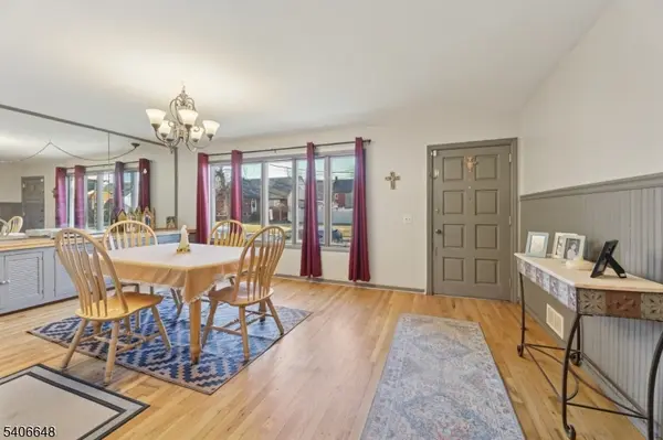 933 Mccandless Pl, Linden City, NJ 07036