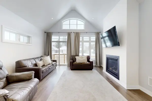 2 Holtby CT, Scugog, ON L9L 0B4