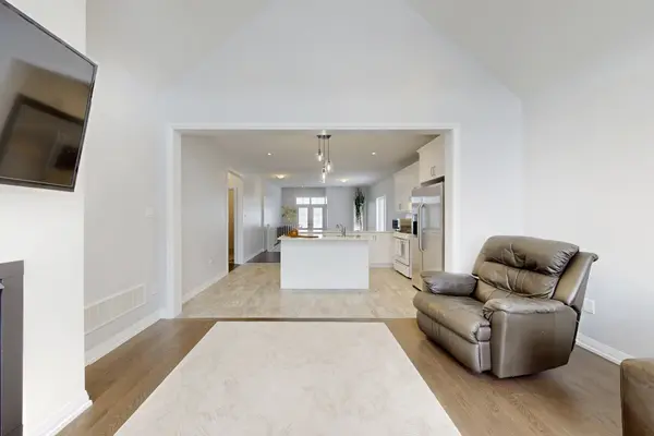 2 Holtby CT, Scugog, ON L9L 0B4