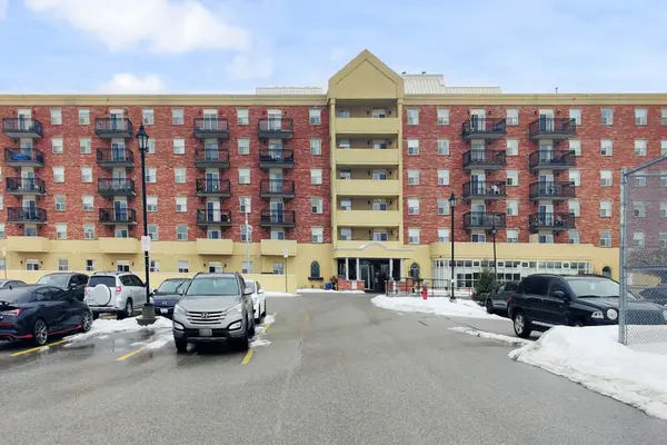 7373 Martin Grove RD #619, Vaughan, ON L4L 9K1